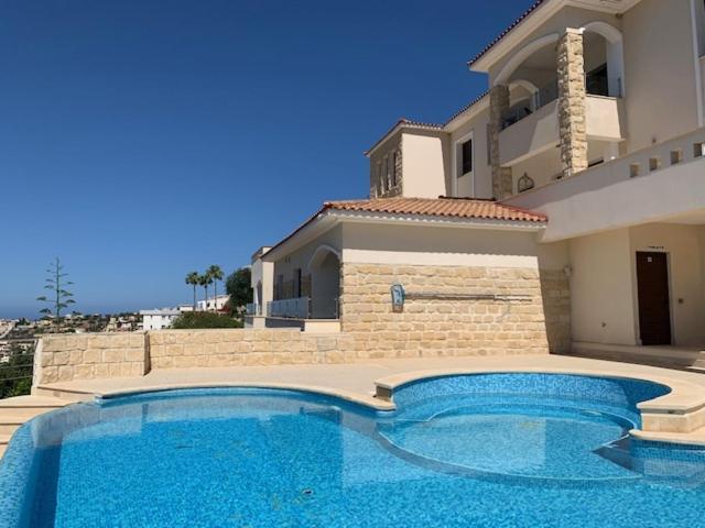 Beau Views Seven Apartment Peyia Bagian luar foto