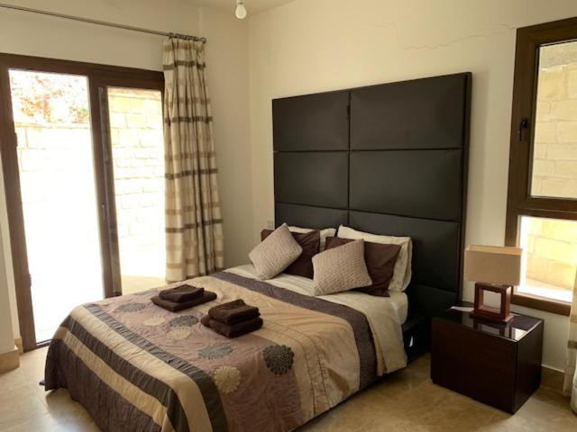 Beau Views Seven Apartment Peyia Bagian luar foto