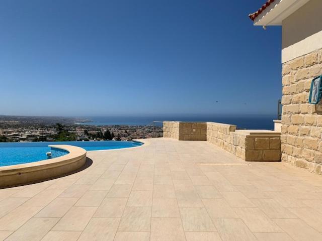 Beau Views Seven Apartment Peyia Bagian luar foto